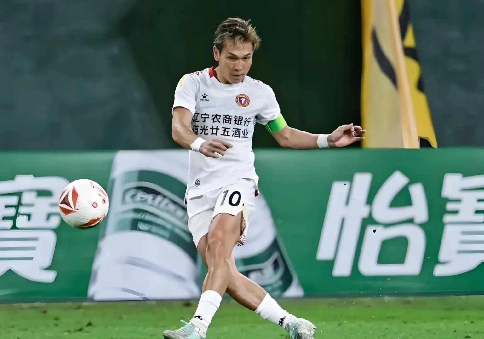 爱游戏-尤文门将多次救险，当选全场最佳球员，经验我们日本学校.-爱游戏